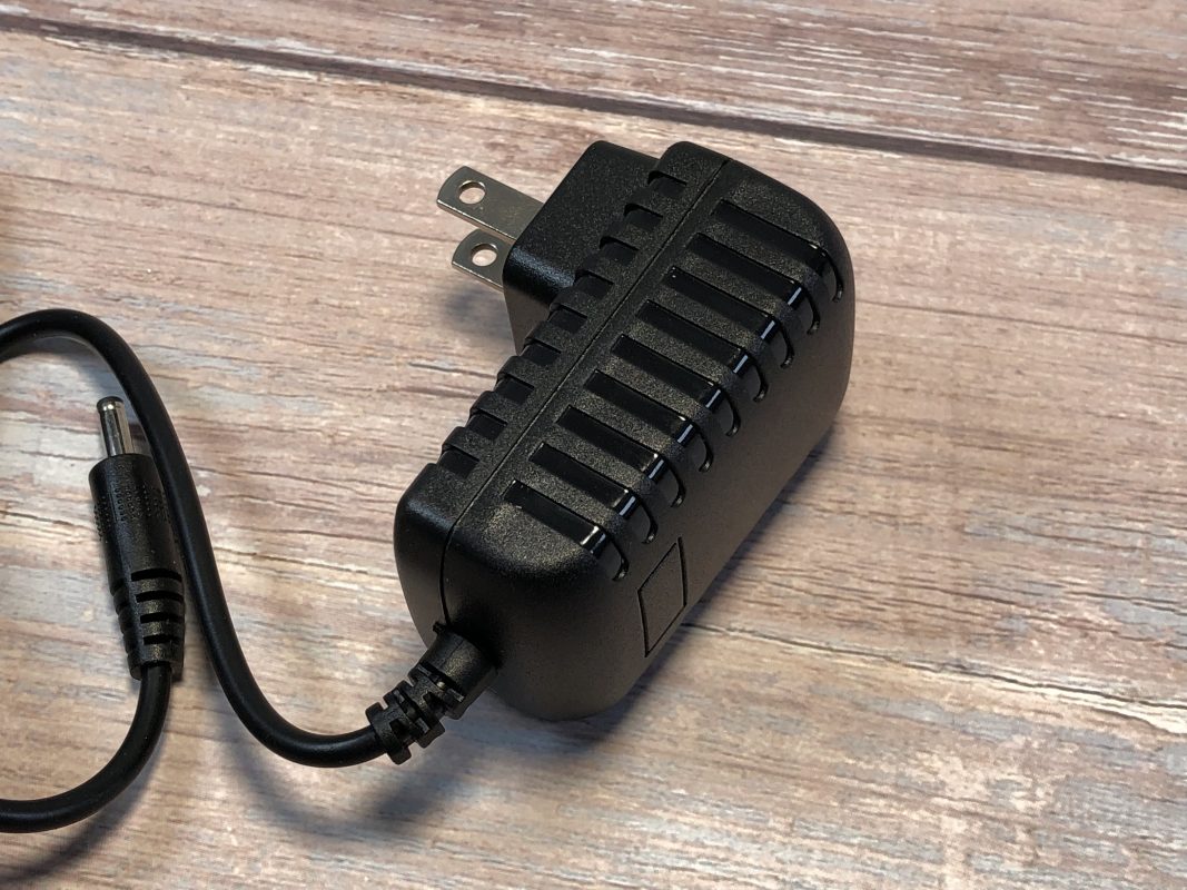 9V1A電源 變壓器 本體側面特寫